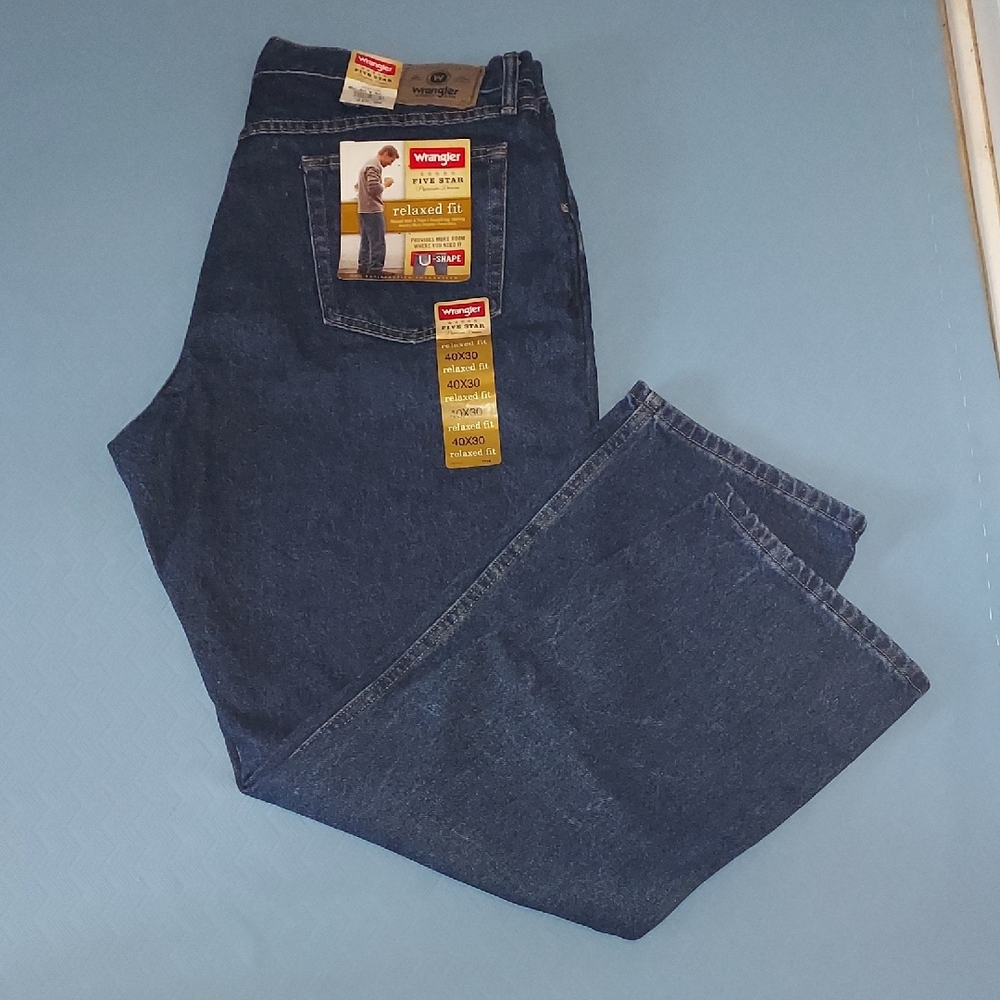 Wrangler Men's Relaxed Fit Dark Blue Jeans